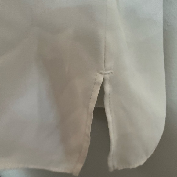 White House Black Market Cream Sleeveless Blouse - Picture 2 of 4